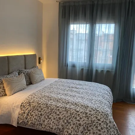 アパート Attic Station No Lift *