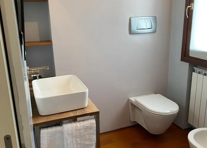 Attic Station No Lift * Μέστρε